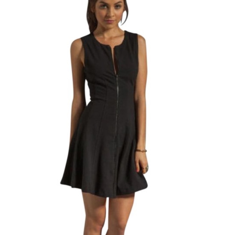NWOT Theory Black Zipper Dress
